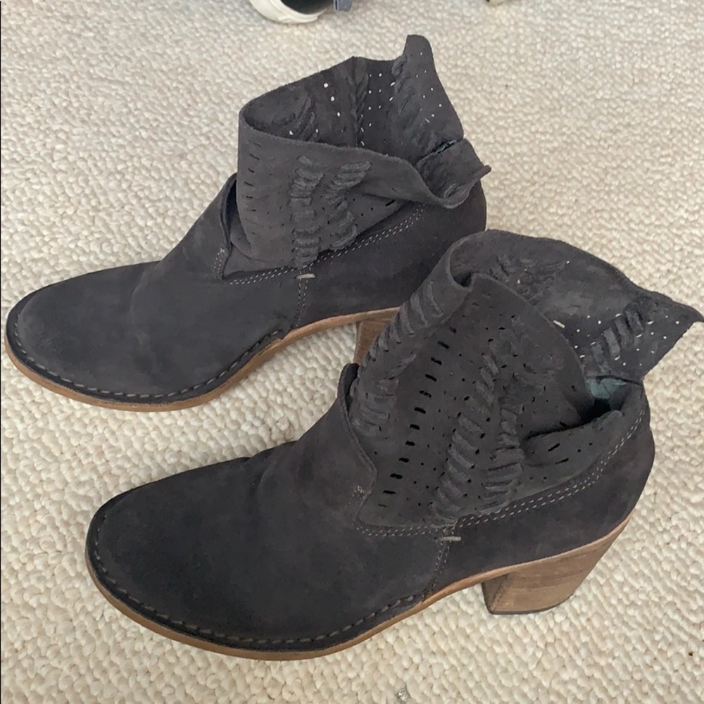 Dolce vita grey suede booties